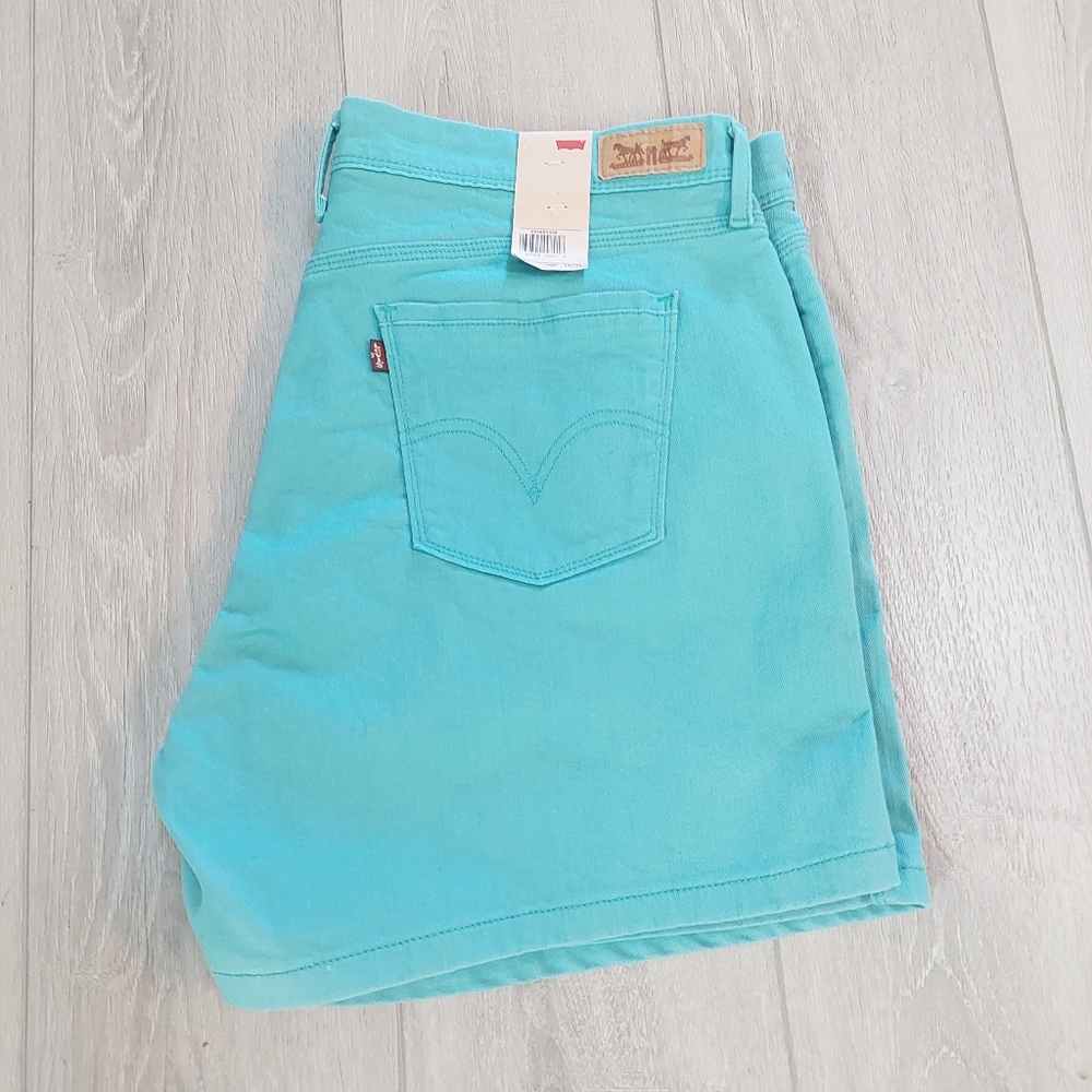 Women's Levi's Green Denium Shorts NWT